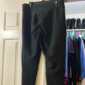 The famous TikTok pants! Fit me from size 16-20.